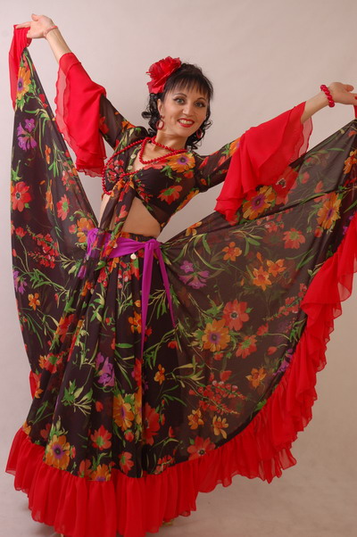 Танцовщица Лиля  (восточные, испанские, цыганские танцы)